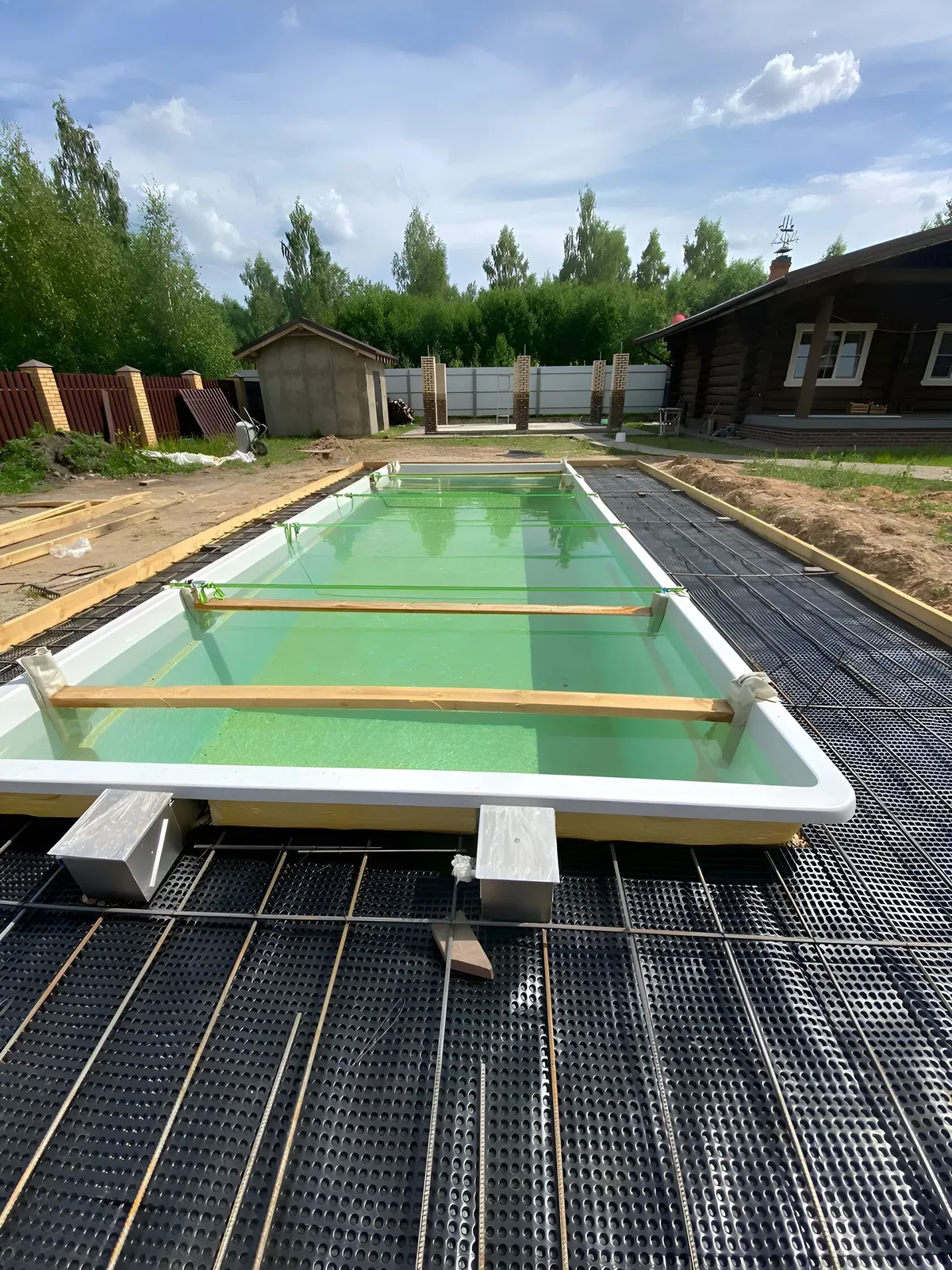 Laguna 9 — вечернее освещение в Красногорске